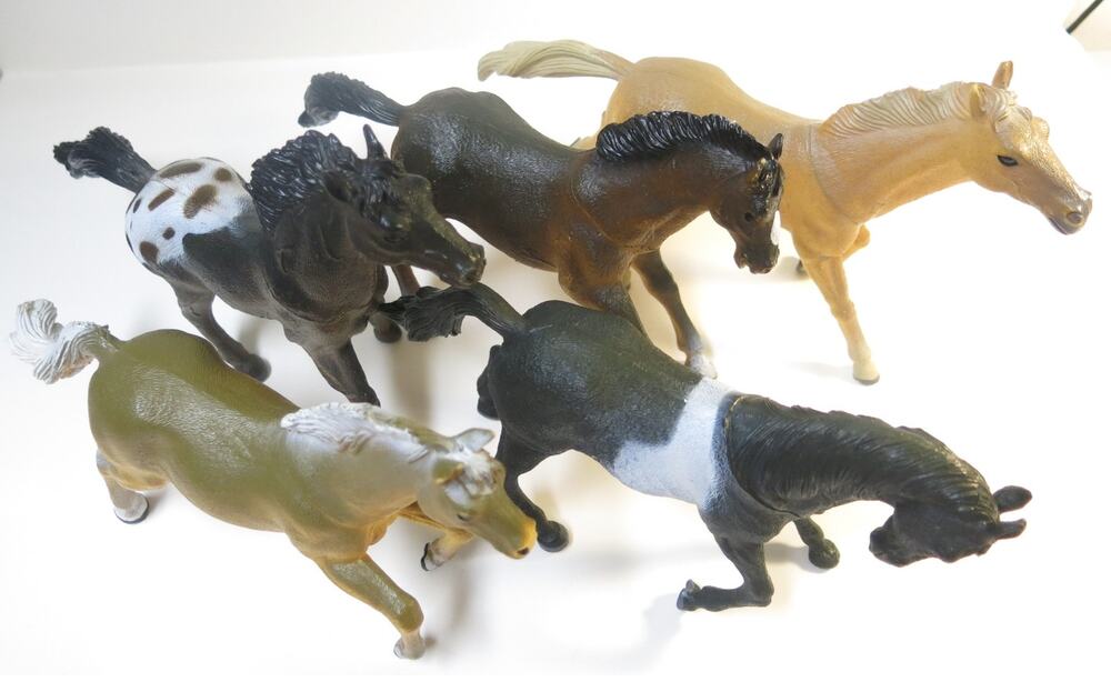 Vintage Horse Set 5  Molded China 80s 90s Toys Collectibles Western Play Kids